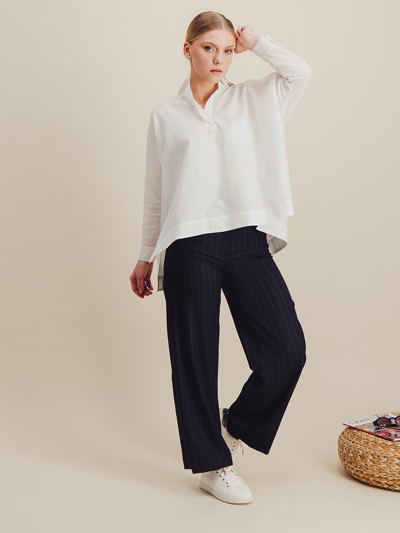 chemise oversize popeline coton blanc longue derriere courte devant de face 2