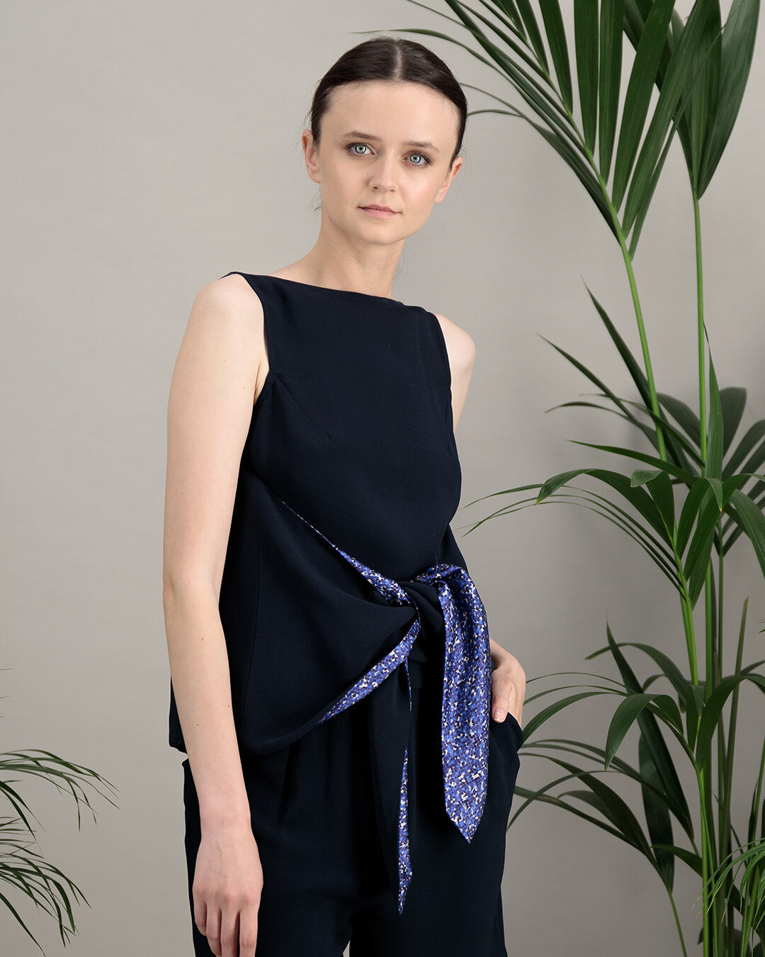 CARAPACE top in blue silk crepe and cotton